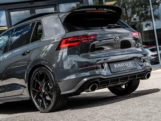 Volkswagen Golf Volkswagen Golf 2.0 TSI GTI CLUBSPORT|PANO|NÜRBURG|HEAD-UP - afbeelding nr 17