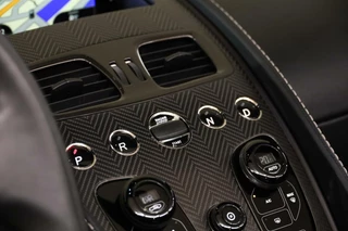 Aston Martin V12 Vanquish Aston Martin Vanquish Volante 6.0 V12 2+2|CarbonBlack|Ceramic| - afbeelding nr 35