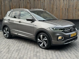 Volkswagen T-Cross Volkswagen T-Cross 1.0 TSI R-line Automaat | LED | Trekhaak |  Getint glas | Climate control | Cruise control adaptief | Lane assist | Dode hoek detectie | DAB | Navigatiesysteem | Inklapbare spiegels | Parkeersensoren voor en achter - afbeelding nr 35