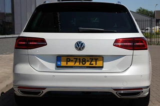 Volkswagen Passat Volkswagen Passat Variant 2.0 TSI 220PK Highline R-line | DYNAUIDIO | ACC | LEDER - afbeelding nr 13