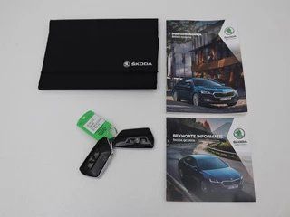 Škoda Octavia Skoda Octavia Combi 1.0 TSI Business Edition | Stoelverwarming |  Trekhaak | Adaptive cruise | Elektrische achterklep | Carplay | Sfeerverlichting - afbeelding nr 9