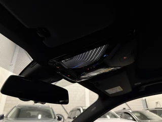 BMW 3 Serie BMW 3 Serie Touring 330e M-Sport DRAVITGRAU PANO/LASER/HEAD-UP/ADAPTIVE M-ONDERSTEL/KEYLESS/19