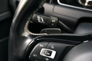 Volkswagen Golf Volkswagen Golf 2.0 TSI 4Motion R Pano Dynaudio Camera Leer - afbeelding nr 24