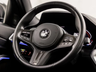BMW 3 Serie BMW 3 Serie 330i High Executive M Sport 259Pk Automaat (SCHUIFDAK, M PAKKET, HEAD-UP DISPLAY, LASER KOPLAMPEN, CARBON INLEG, HARMAN/KARDON, LEDER/ALCANTARA, APPLE CARPLAY, STUUR/STOELVERWARMING, NIEUWSTAAT) - afbeelding nr 22