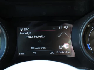Toyota Yaris Toyota Yaris 1.5 Hybrid Dynamic | 1e EIGENAAR | DEALER ONDERHOUDEN | NAVI | KEYLESS ENTRY+GO | CAMERA | ADAPTIVE CRUISE | DAB+ | - afbeelding nr 15