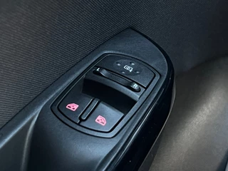 Opel Corsa Opel Corsa 1.4 Online Edition | Cruise Control | Apple CarPlay/Android Auto | Trekhaak | Licht/Regen Sensor | Parkeersensoren - afbeelding nr 28