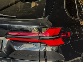 BMW X5 BMW X5 xDrive50e 490PK High Executive M-Sport | PANO | HARMAN KARDON | SKYLOUNGE | WARMTECOMFORT | LEDER | - afbeelding nr 57