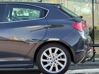 Alfa Romeo Giulietta Alfa Romeo Giulietta 1.4 Turbo MultiAir Super Automaat 2016 - afbeelding nr 23