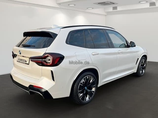 BMW iX3 TREKH, H&K Sound, MEM, 20-inch LMV ** € 23.900,= onder NP - BMW GAR t/m 04-2029 ** ** INFORMEER OOK NAAR ONZE AANTREKKELIJKE FINANCIAL-LEASE TARIEVEN ** - afbeelding nr 19