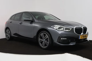 BMW 1 Serie BMW 1-serie 118i Executive Edition (PARKEERSENSOREN, NAVIGATIE, CRUISE CONTROL, PARKEERSENSOREN, NL-AUTO) - afbeelding nr 21