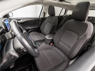Ford Focus Automaat (PANORAMADAK, APPLE CARPLAY, GROOT NAVI, STUUR/STOELVERWARMING, GETINT GLAS, ADAPTIVE CRUISE, TREKHAAK, PARKEER ASSISTENT, NIEUWE APK, NIEUWSTAAT) - afbeelding nr 15