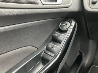Ford Fiesta Ford Fiesta 1.0 EcoBoost Titanium X 101 pk | dealer onderhouden | climate control | trekhaak | camera | cruise control - afbeelding nr 20