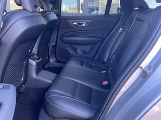 Volvo V60 Trekhaak Panodak Elek.stoelen + Nappa Leer Stoelverwarming + Ventilatie Stuurverwarming 19 Inch Velgen Carplay Extra Getint Glas Donkere Hemel 1e Eigenaar Plug In Hybride - afbeelding nr 12