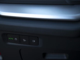 Škoda Octavia Škoda Octavia Combi 1.5 TSI MHEV Business Edition Plus | Matrix LED | Chrome pakket | Stoel-, Stuur- & voorruitverwarming | Navi 13inch | Elektr.trekhaak | El. achterklep m.sensor | ACC | - afbeelding nr 30