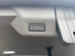 Volkswagen Multivan Volkswagen Multivan 2.0 TSI DSG BULLI EDITION GLASDAK/CAMERA/TREKHAAK/H&K/LEDER/MEMORY - afbeelding nr 34