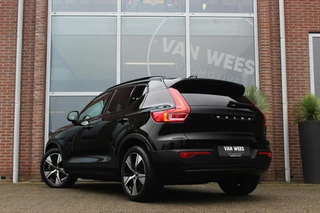 Volvo XC40 ➡️ Volvo XC40 Recharge P8 AWD R-Design | 1e eigenaar | NL auto | 408 pk | Dakraam | 19 inch | LED | DAB | Camera | Carplay | Stuur+voorruit verwarming | - afbeelding nr 3