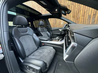 Audi Q7 Audi Q7 55 TFSI e quattro Pro Line S | Panoramadak | Camera rondomzicht | LED verlichting | Keyless pakket | Leer/alcantara bekleding | Voorstoelen verwarmd | 22 inch SQ7 velgen | Getint glas | Dodehoekdetectie - afbeelding nr 39