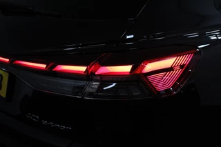 Audi Q4 e-tron Audi Q4 e-tron 40 Advanced Edition | Navigatie | Climate Control | DAB | Led | Electrisch bedienbare achterklep | 19