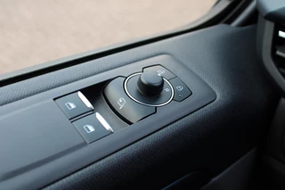 Ford Tourneo Custom Ford Tourneo Custom 2.5 PHEV Active | Panoramadak | B&O | Trekhaak | Led | 8P | BLIS - afbeelding nr 27
