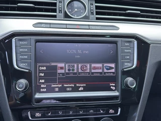 Volkswagen Passat Volkswagen Passat Variant 1.4 TSI DSG GTE PANO-DAK/LEDER/TREKHAAK/360CAMERA/AMBIENTE+ - afbeelding nr 22