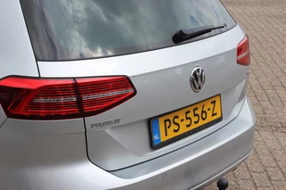 Volkswagen Passat Volkswagen Passat 1.4 TSI 125pk BMT Comfortline Business | Orig. NL | Trekhaak | Virtual dashboard | Carplay | - afbeelding nr 74
