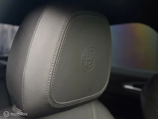 Alfa Romeo Giulia Alfa Romeo Giulia 2.0 T GME AWD Ti 280 pk I Leder I Navi I - afbeelding nr 13