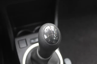Renault Twingo Renault Twingo 1.0 SCe Authentique / Trekhaak / Radio / Airco / Stuurbekrachtiging / Nette auto! - afbeelding nr 24