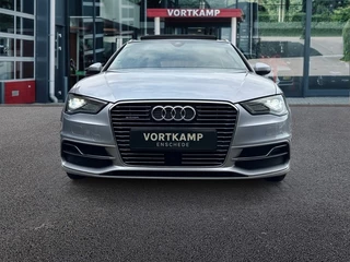 Audi A3 Audi A3 1.4 E-TRON S LINE PANO-DAK/NAVI/ACC/PDC/ELECTR-STOELEN - afbeelding nr 2