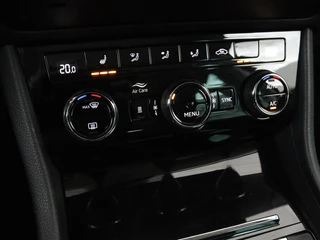 Škoda Superb Skoda Superb 1.4 TSI iV Laurin & Klement | Panoramadak |  Leder | Adaptive cruise | Canton Sound | Stoelverwarming | Standkachel | Carplay | Camera | Full LED | Memory - afbeelding nr 37