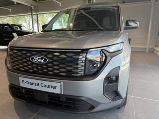 Ford Transit Courier Ford E-Transit Courier Limited 44 kWh 136pk | Ford Voorraad | Driver Assistance Pack | Laadvloerbescherming | Trekhaak | LED Laadruimteverlichting - afbeelding nr 5