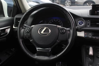 Lexus CT Lexus CT 200h 25th Edition / Camera / Schuifdak / Alcantara / Navigatie / 16'' / Getint glas / Stoelverwarming / Cruise Control - afbeelding nr 17