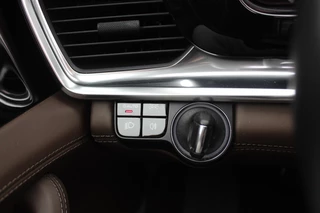 Porsche Panamera Porsche Panamera 2.9 4 E-Hybrid / Panoramadak / 360Camera / Achterasbesturing / Head-up / 21'' / Burmester / Softclose / Sportuitlaat / Sportdesign + Chrono / Keyless / DAB / ACC / Stoelventilatie - afbeelding nr 34
