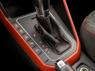 Volkswagen Polo Volkswagen Polo 2.0 TSI GTI 200Pk Automaat (SCHUIFDAK, VIRTUAL COCKPIT, APPLE CARPLAY, GROOT NAVI, CAMERA, BEATS AUDIO, MODE KNOP, STOELVERWARMING, CRUISE, NIEUWSTAAT) - afbeelding nr 13