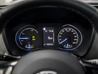 Toyota Yaris Automaat (NAVIGATIE, CLIMATE, CAMERA, SPORTSTOELEN, LANE ASSIST, XENON, CRUISE, NIEUWE APK, NIEUWSTAAT) - afbeelding nr 21