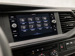 Volkswagen Transporter Volkswagen Transporter Kombi 2.0 TDI L1H1 Comfortline 9 Persoons (APPLE CARPLAY, TREKHAAK, PARKEERSENSOREN, GETINT GLAS, ELEK RAMEN, NIEUWE APK, NIEUWSTAAT) - afbeelding nr 22