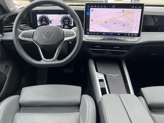 Volkswagen Passat Navigatie Panoramadak Trekhaak IQ Light Leder Elek Stoelen + Verwarming + Koeling + Massage 360 Camera Extra Getint Glas Vol Opties BTW Auto MHEV - afbeelding nr 10
