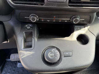 Opel Combo Automaat/cruise control/navigatie systeem - afbeelding nr 30