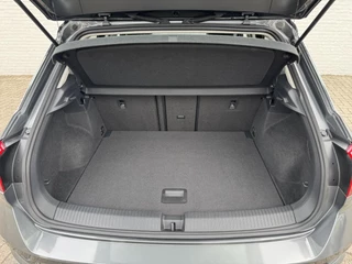Volkswagen T-Roc Volkswagen T-ROC 1.5 TSI Sport Led Adaptive cruise Climate control Navigatie Pdc voor+achter DAB - afbeelding nr 19