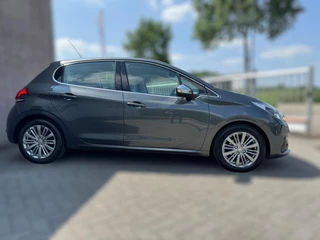 Peugeot 208 Peugeot 208 1.2 PureTech Allure AUTOMAAT / CARPLAY / CRUISE / PDC / BLUETOOTH / ECC / AIRCO / NL AUTO - afbeelding nr 7