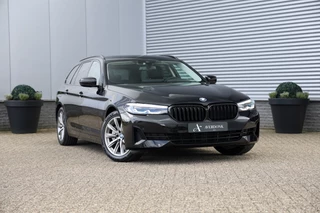BMW 5 Serie Touring 530e Executive Black Edition 292PK
