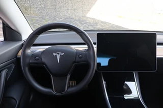 Tesla Model 3 - afbeelding nr 6