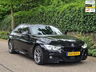 BMW 3 Serie 330e M Sport Apple CarPlay Adaptieve Cruise Control Elek. Stoelen NAP TOP onderhouden 330e High Executive