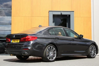 BMW 5 Serie BMW 5-serie 520i High Executive M-Sport | Schuifdak | H&K | Trekhaak - afbeelding nr 3