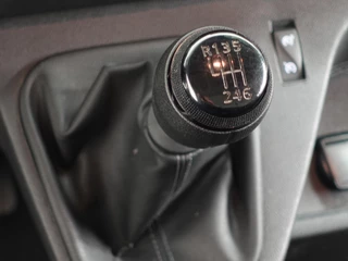 Renault Master Renault Master T35 2.3 dCi 135PK L2H2 Airco Cruise Control Camera Nav PDC V+A Trekhaak 270° Deuren - afbeelding nr 28