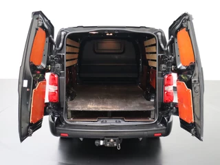 Toyota ProAce Toyota ProAce 2.0D-4D 144PK Black Line Long | Navigatie | Camera | 3-Persoons | Trekhaak - afbeelding nr 4