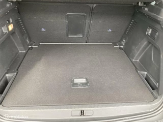 Peugeot 3008 Peugeot 3008 1.2 PureTech Allure EAT8 AUTOM/LUXE HOOGZITTER - afbeelding nr 16