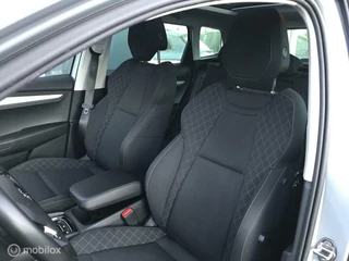 Škoda Karoq Skoda Karoq 1.0 TSI Ambition Business Trekhaak Panoramadak Mooie uitstraling Virtuele cockpit - afbeelding nr 10