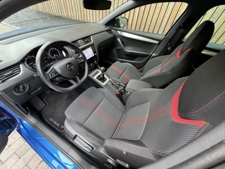Škoda Octavia Skoda Octavia Combi 1.0 TSI Sport Navigatiesysteem | Trekhaak | Apple CarPlay | Climate control | Cruise control | Getint glas | Parkeersensoren achter - afbeelding nr 7