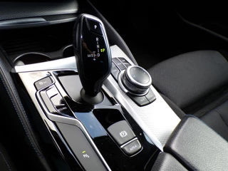 BMW 5 Serie BMW 5 Serie Touring 530i High Executive M-Sport, Full LED / Trekhaak / Camera + Sensoren / Stoelverwarming / 18' Sportvelgen - afbeelding nr 15