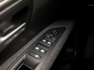 Peugeot 5008 (APPLE CARPLAY, GROOT NAVI, PARKEERSENSOREN, LANE ASSIST, SPORTSTOELEN, TREKHAAK, CRUISE, DRAADLOZE TELEFOONLADER, NIEUWE APK, NIEUWSTAAT) - afbeelding nr 22